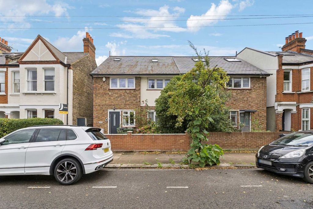 Property photo 1 of 8