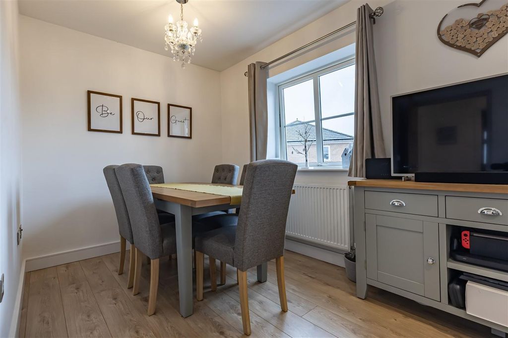 Additional image 6 of 2 bed flat for saleBuckingham Road, Epping CM16