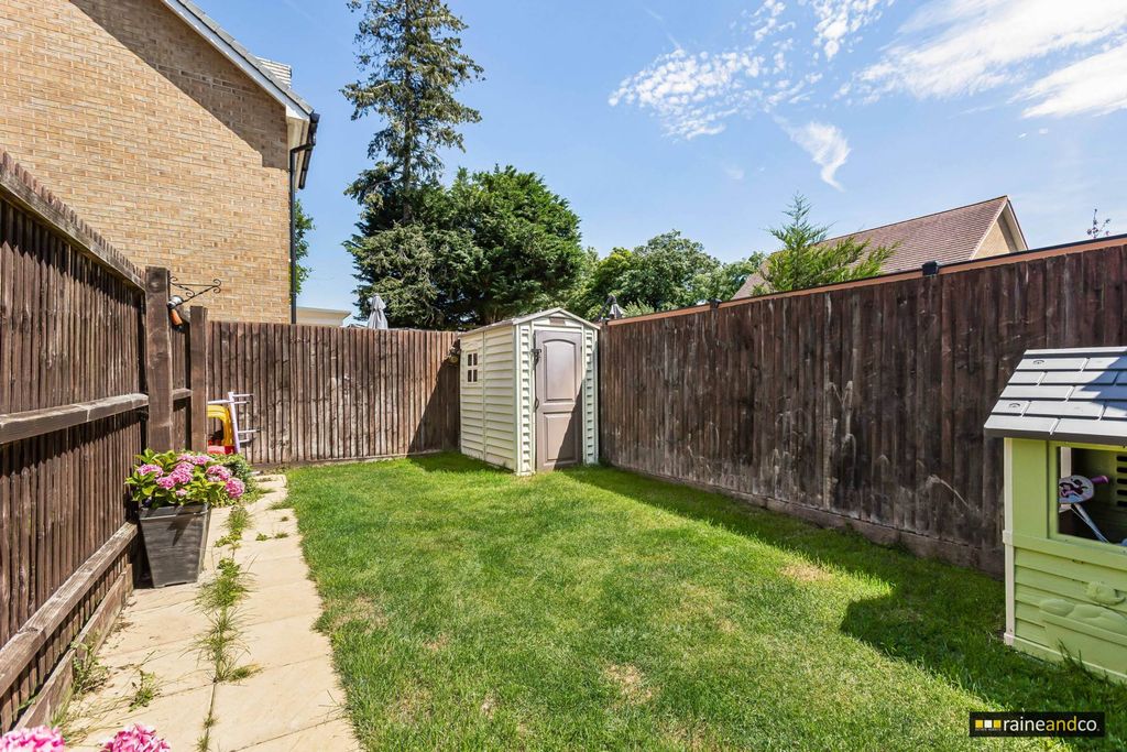 Property photo 3 of 23