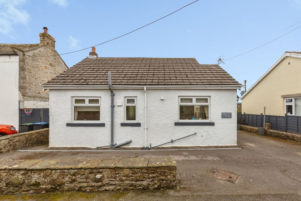 Property photo 1 of 22