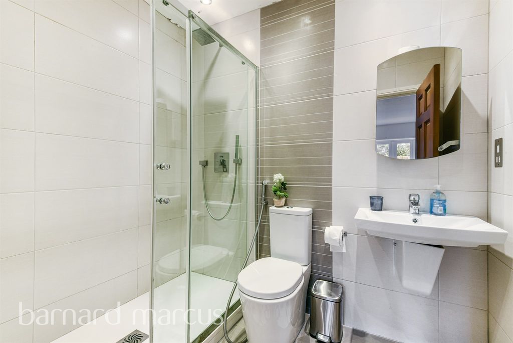 Additional image 12 of 5 bed bungalow for saleDeepdene Avenue, Croydon CR0