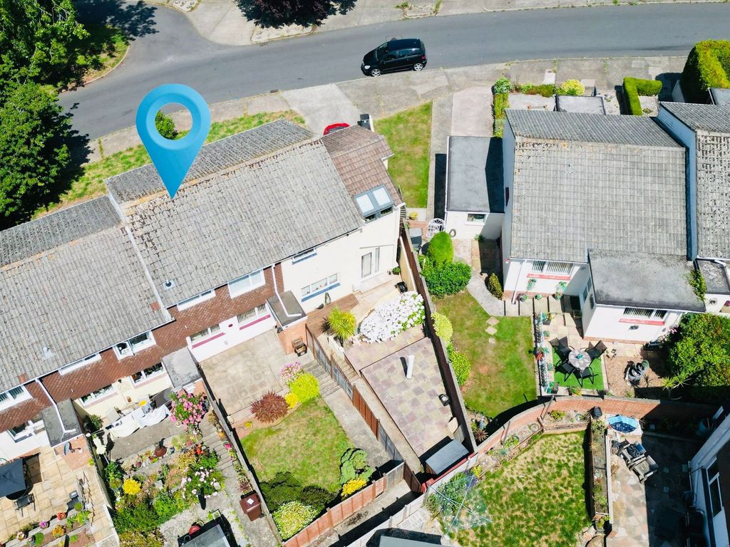 Property photo 2 of 21