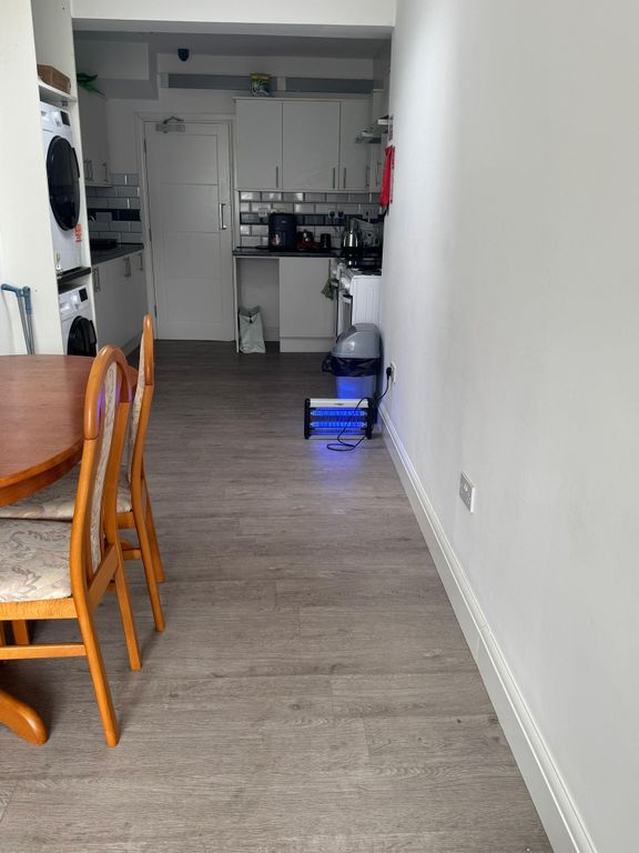 Property photo 2 of 5 Bright Kitchen With Modern Dining Space....