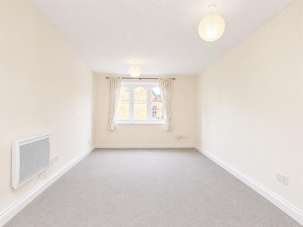 Property photo 2 of 10 Coopers Estate Agents