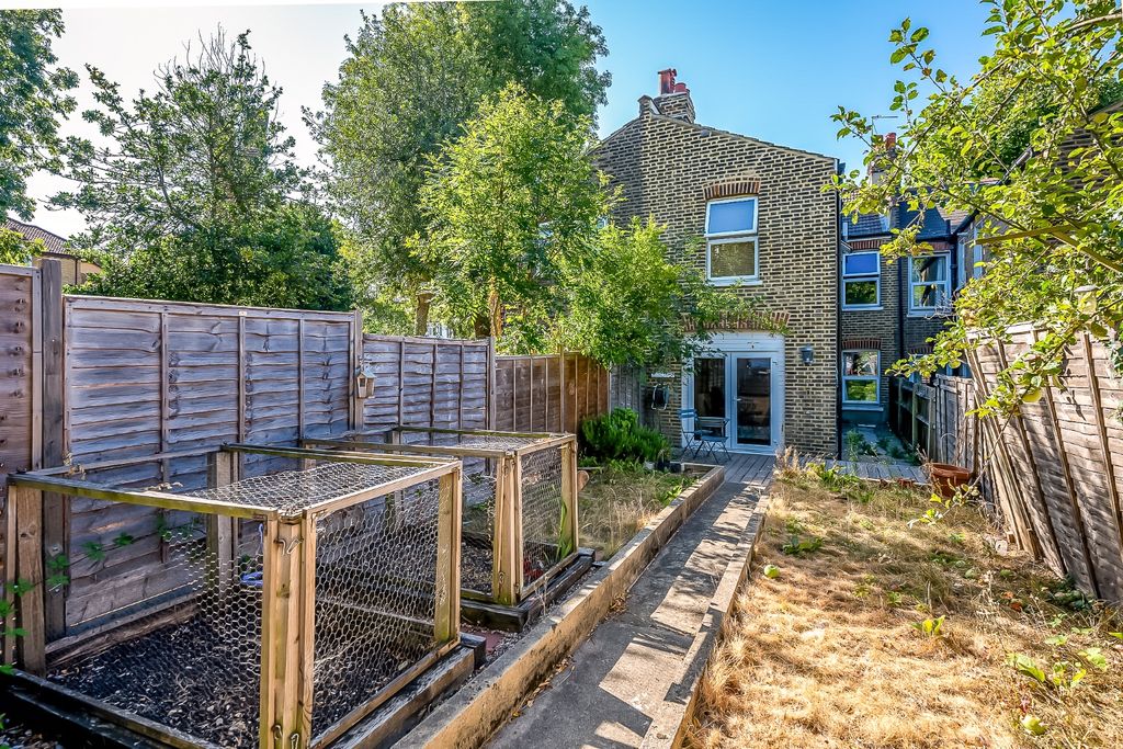 Property photo 3 of 14 5389924