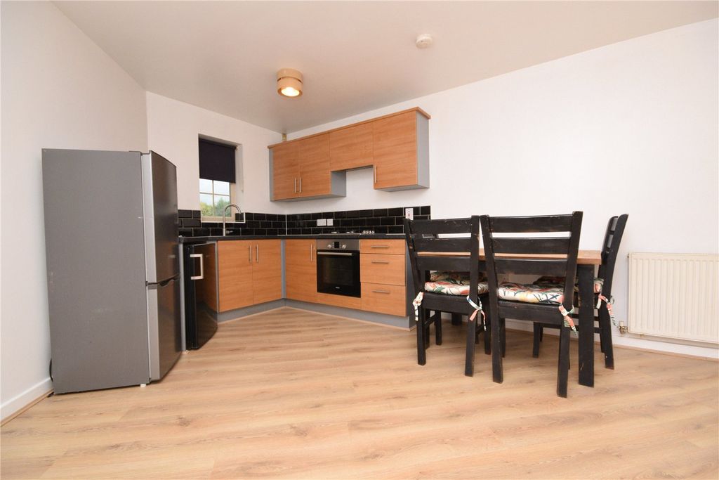 Property photo 3 of 12 Picture No. 04