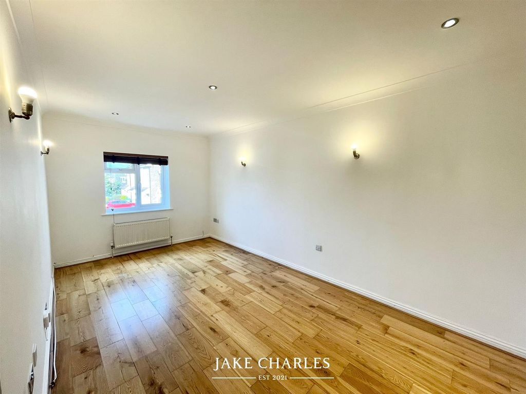 Property photo 2 of 13 4B6E5Ef9-7Bf3-4Bdd-8826-2Debd9c7d45c.Jpg