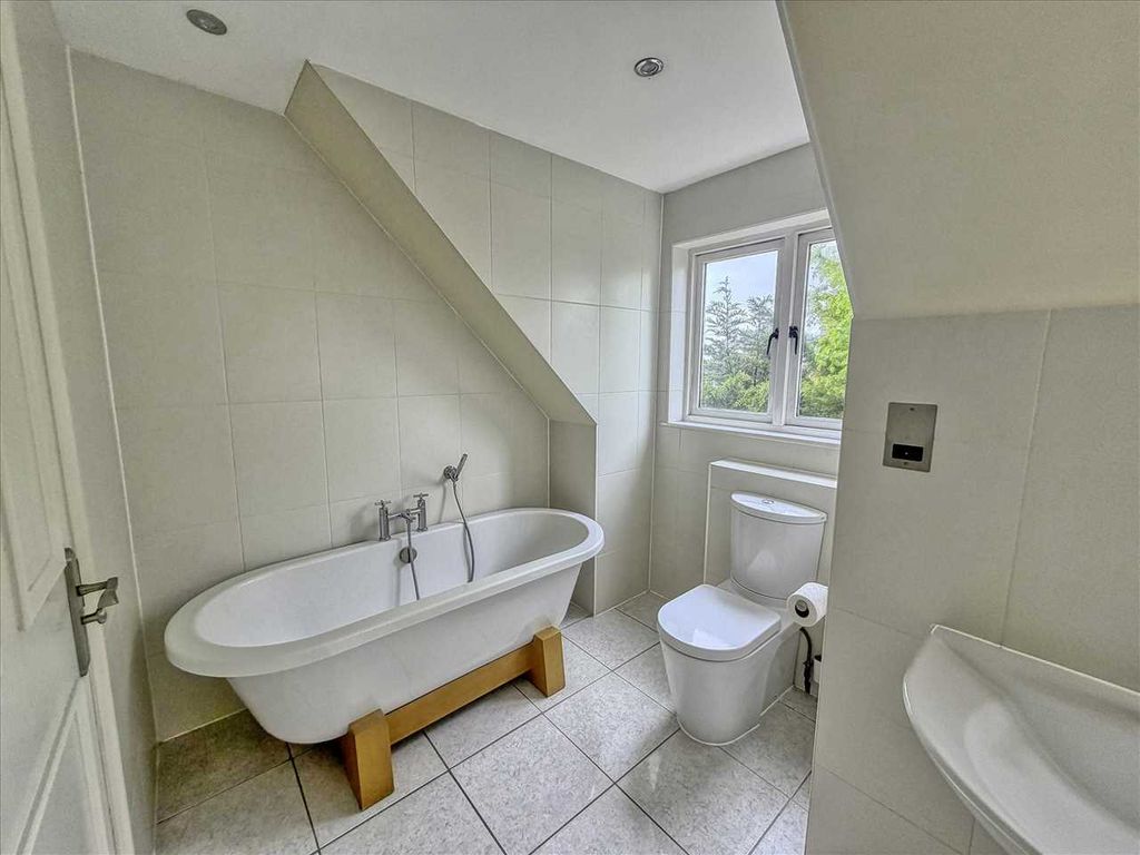 Additional image 12 of 2 bed flat for saleTrafalger House, Fourth Avenue, Frinton On Sea CO13