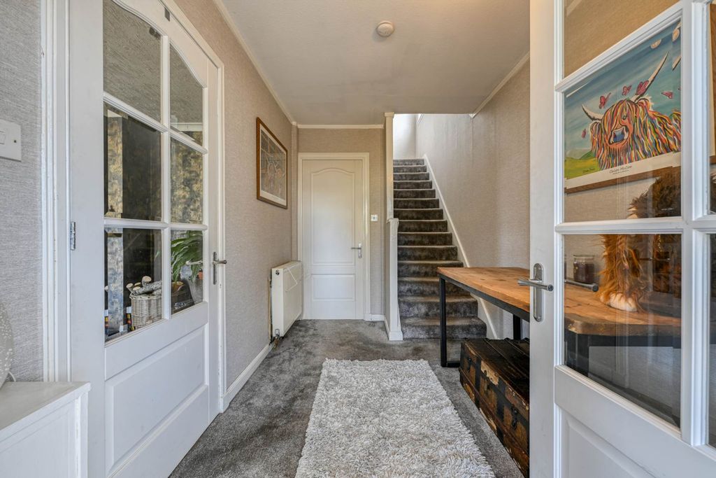 Property photo 3 of 26