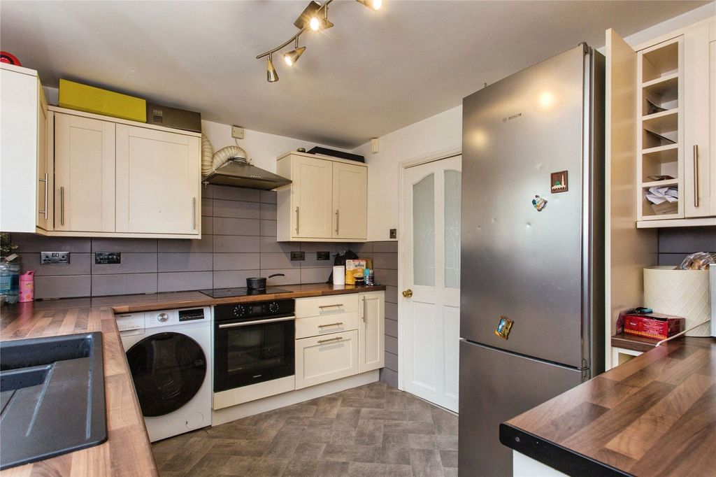 Property photo 2 of 20 Picture No. 25