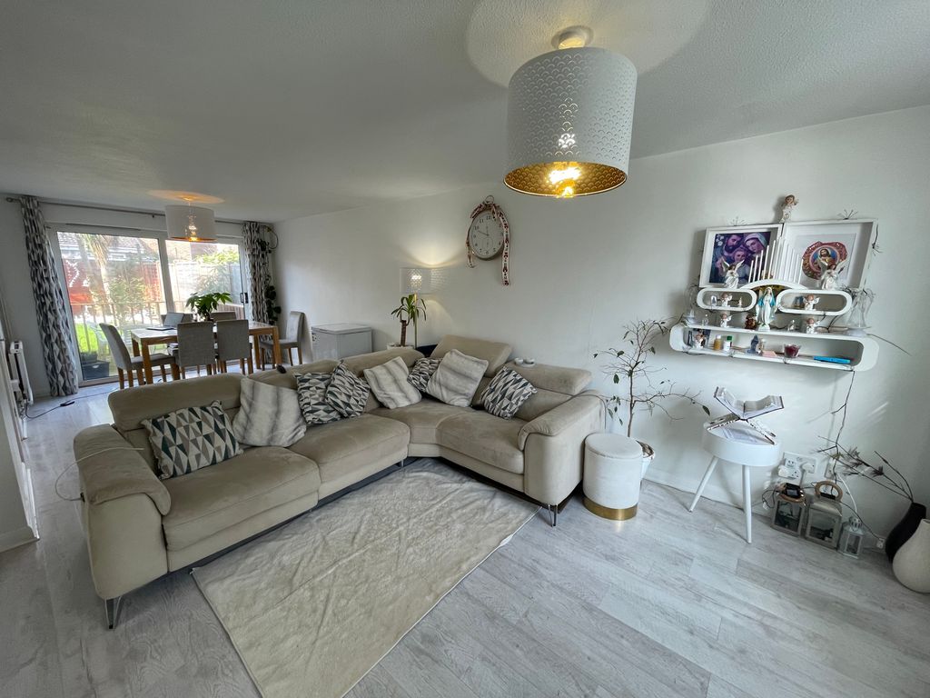 Property photo 2 of 12 Img_4582