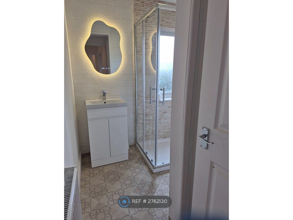 Property photo 3 of 35