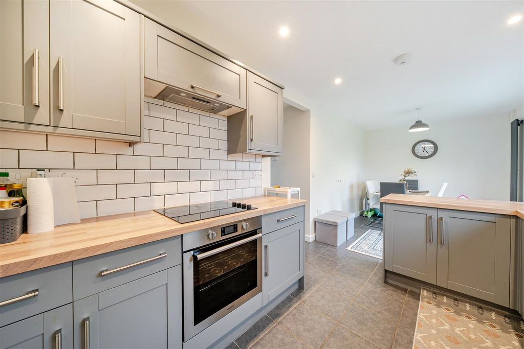 Property photo 2 of 20 1364127-7-68E652d7c8Bfd.Jpg