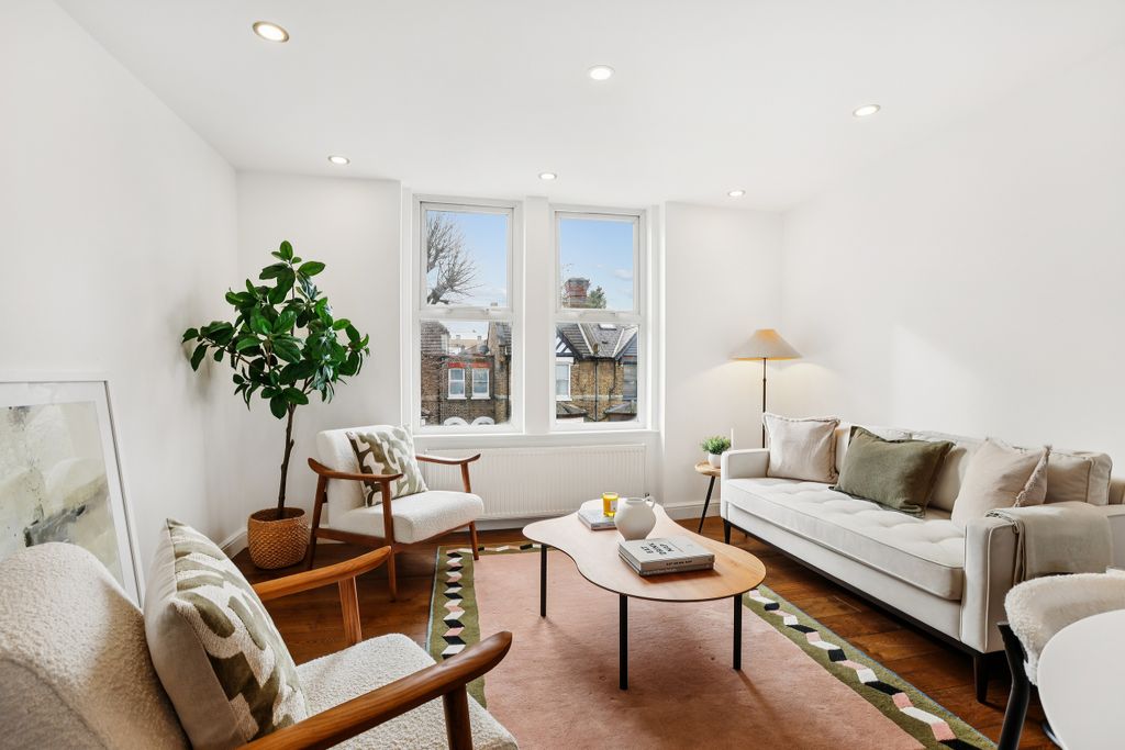 Property photo 2 of 22 Reception