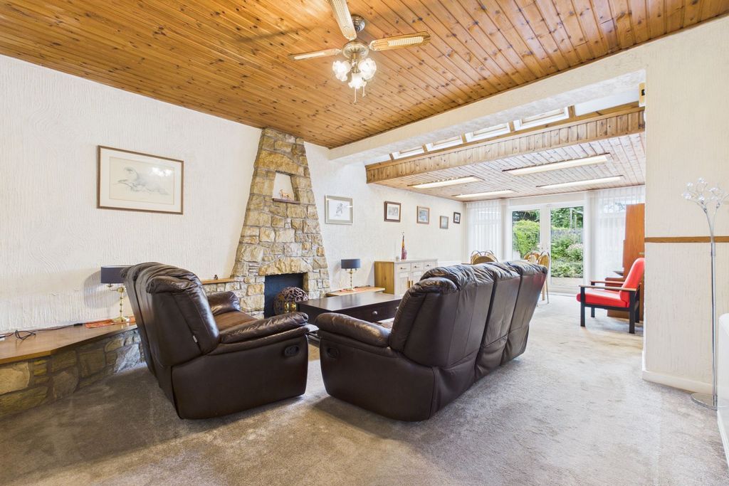 Property photo 2 of 15 Living/Dining Room
