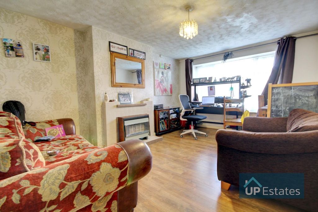 Property photo 3 of 7 Img_4811_2_3.Jpg