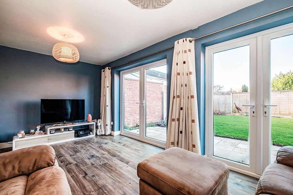 Property photo 3 of 8 Living Room