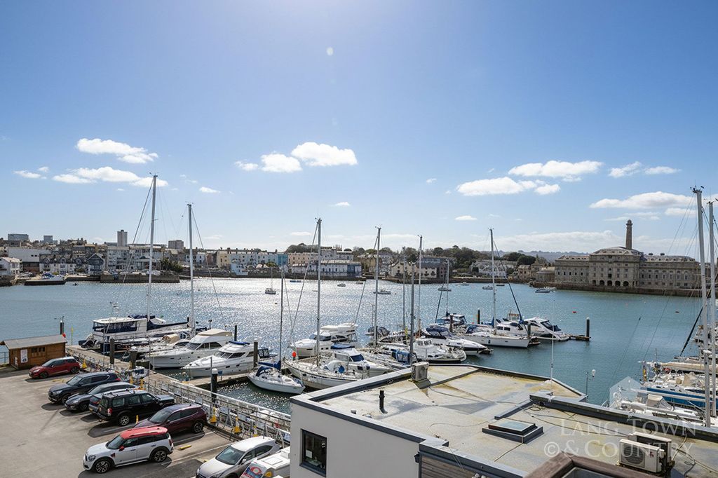 Property photo 3 of 16