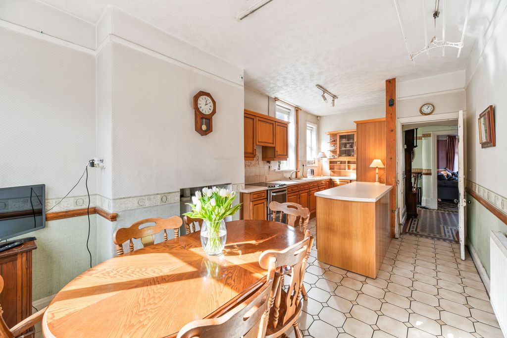 Property photo 2 of 15 Kitchen