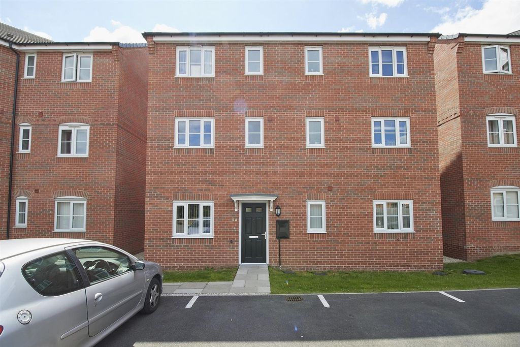 Property photo 1 of 6 4A Amber Way Burbage 5.Jpg