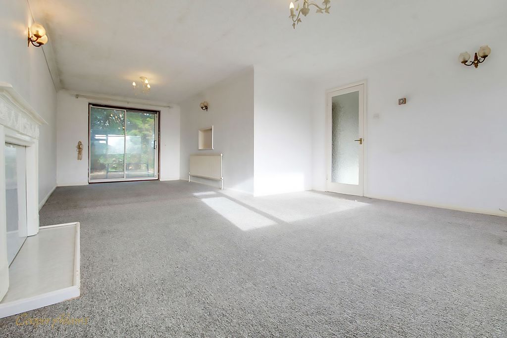 Property photo 2 of 10 Sitting &amp; Dining Room