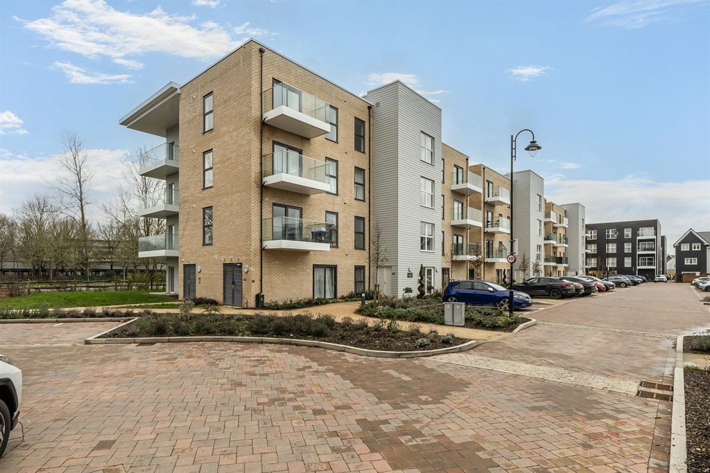 Property photo 1 of 13 (Main)