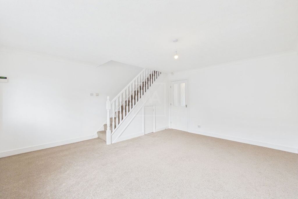Property photo 2 of 14 Lounge