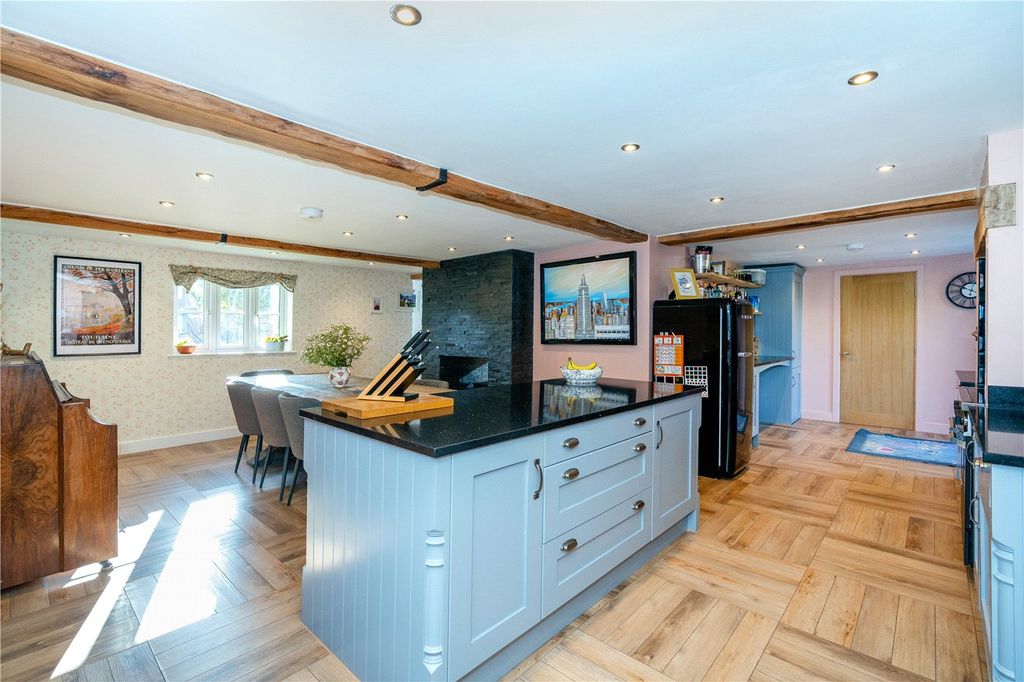 Property photo 2 of 21 Picture No. 20
