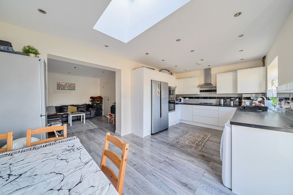 Property photo 2 of 20 1385554-5-6929A6B...