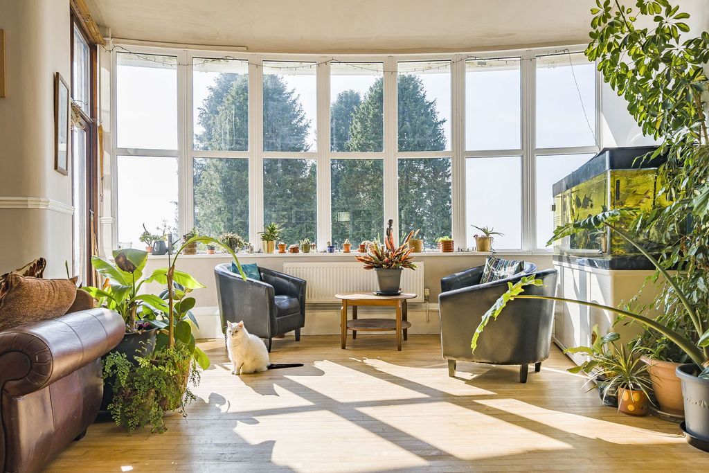 Property photo 3 of 23