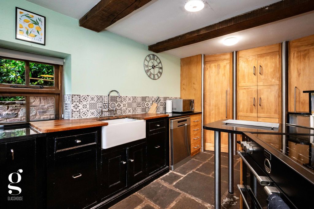 Property photo 2 of 45