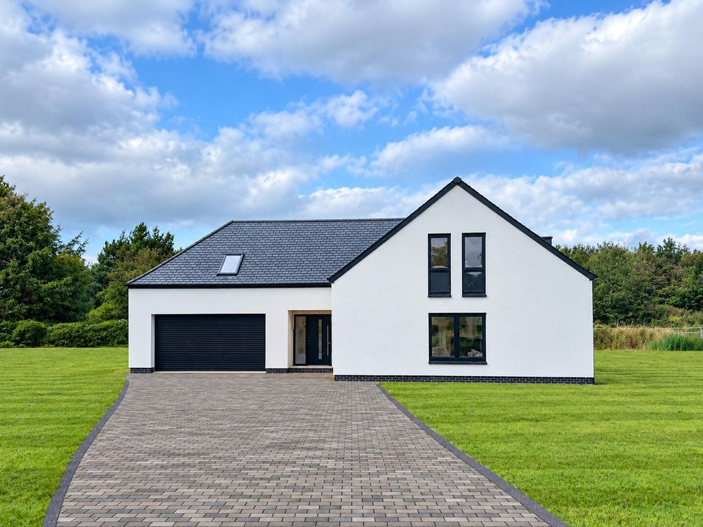 Property photo 1 of 7 Front (Exterior)