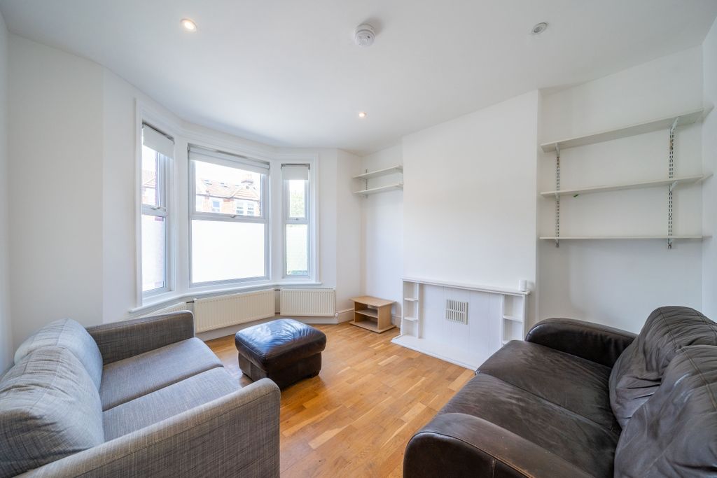 Property photo 2 of 16 Mellison Road 18