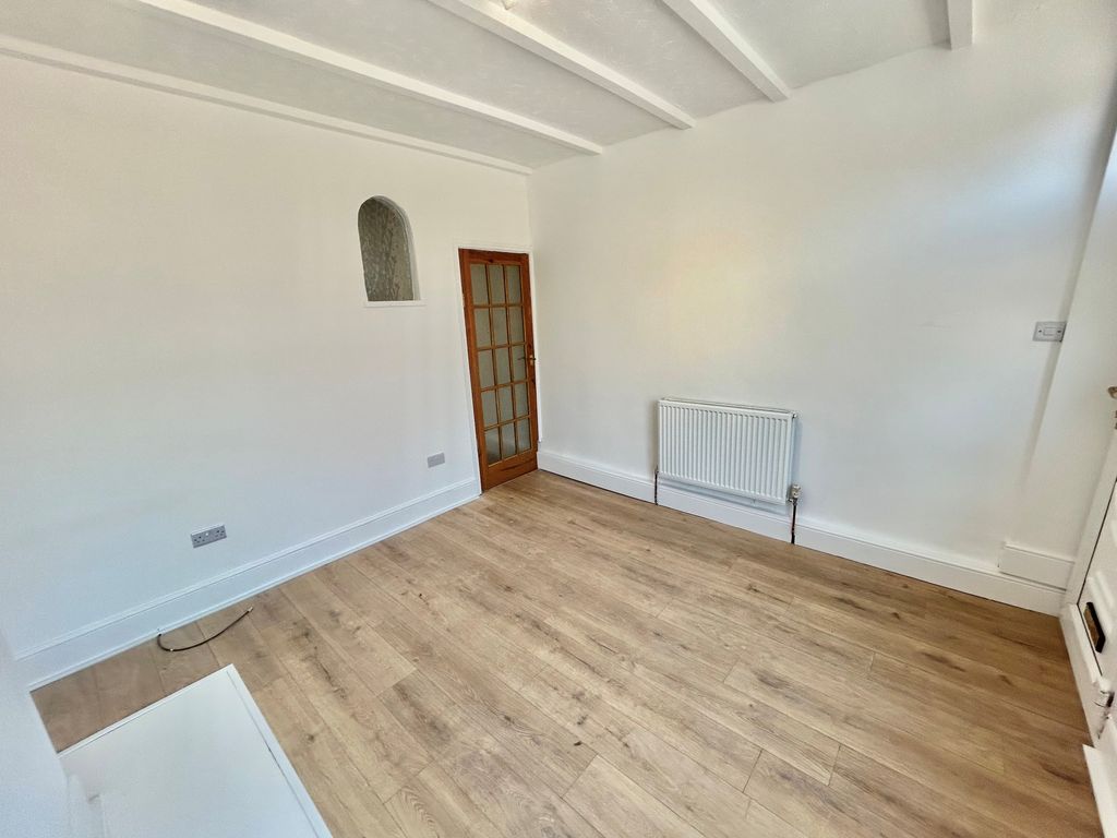 Property photo 3 of 16 Image