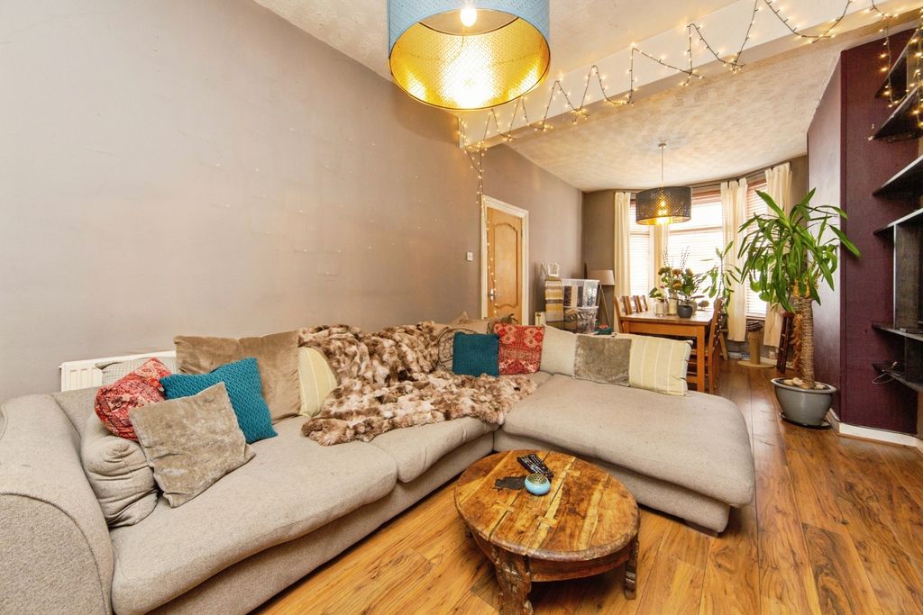 Property photo 3 of 18 Pbox-Img.Jpg