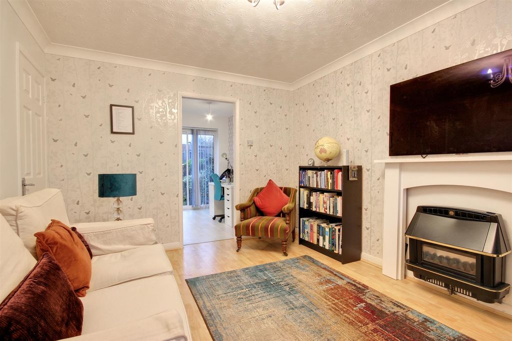 Property photo 2 of 9