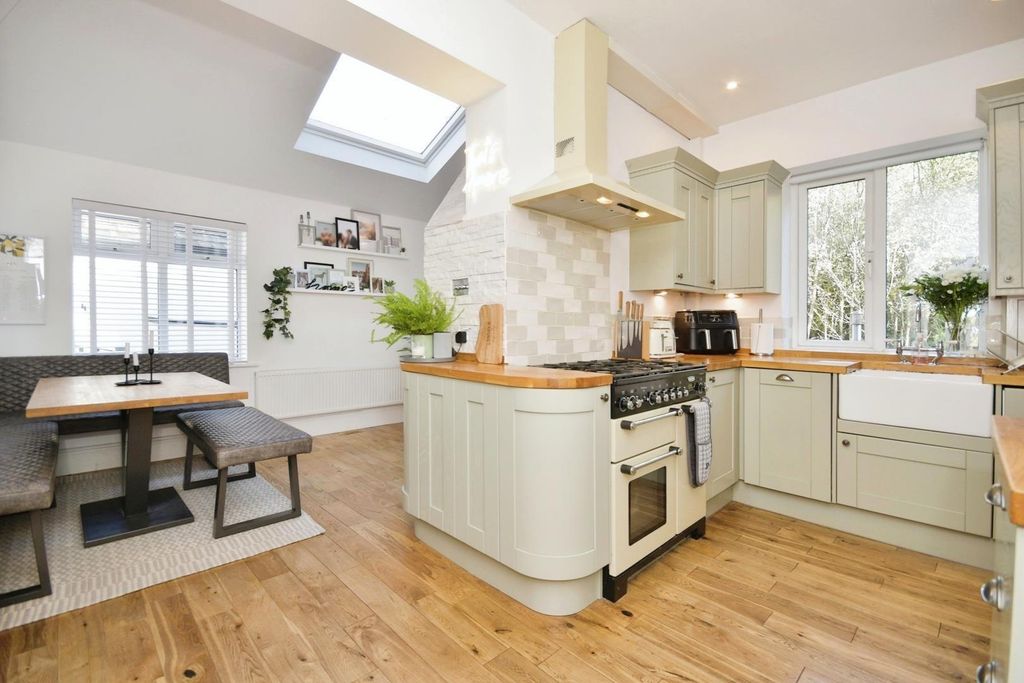 Property photo 2 of 14 Kitchen.Jpg