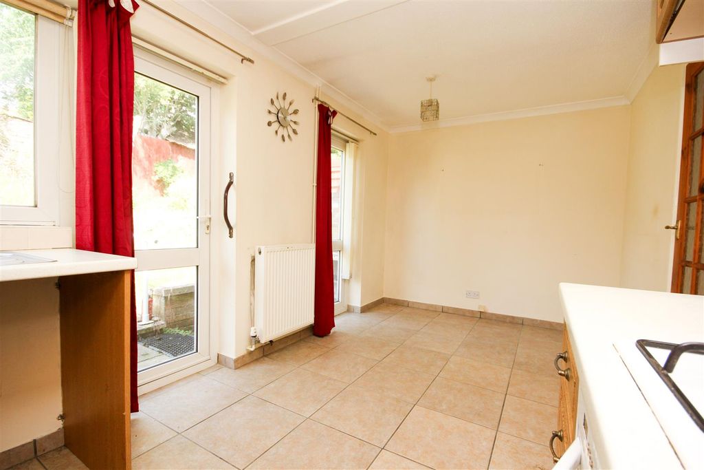 Property photo 3 of 10 Img_2390.Jpg