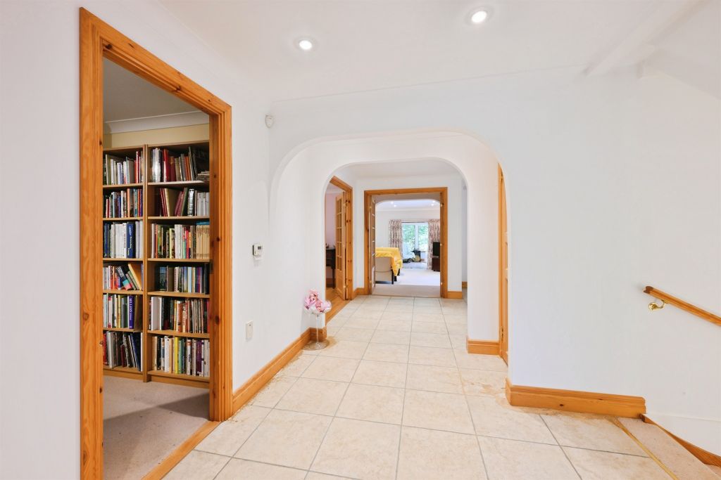 Property photo 3 of 31