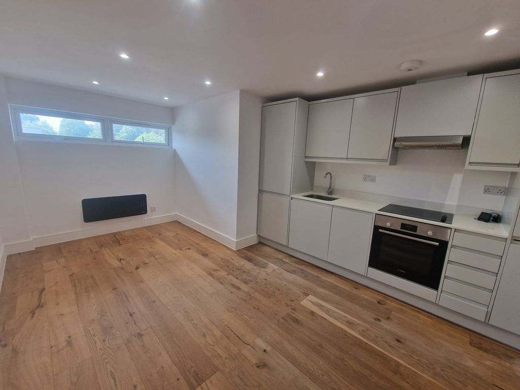 Property photo 1 of 3