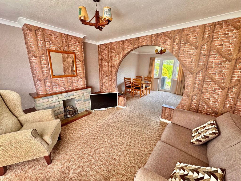 Property photo 3 of 33