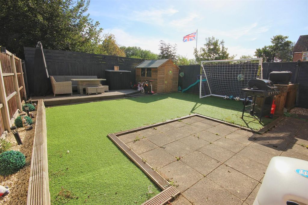 Property photo 2 of 24 Outside