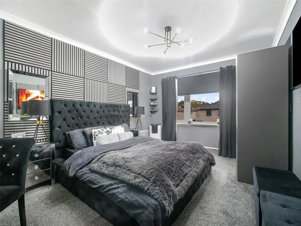 Property photo 3 of 16 Picture No. 12