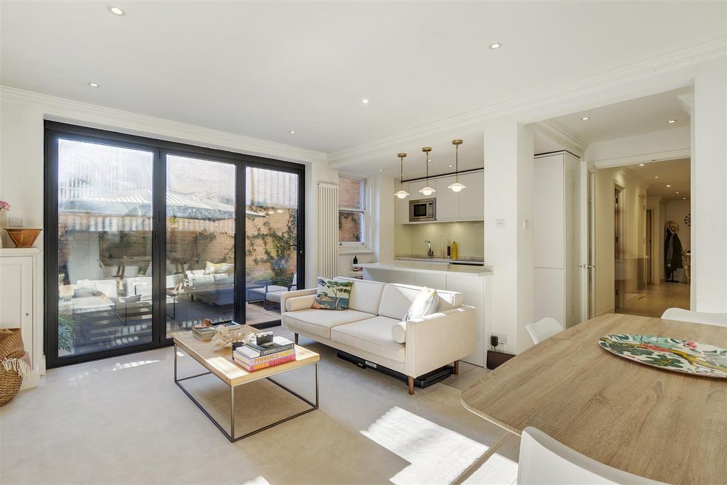 Property photo 3 of 20 Culfordgardens5-9,Flat2-8.Jpg