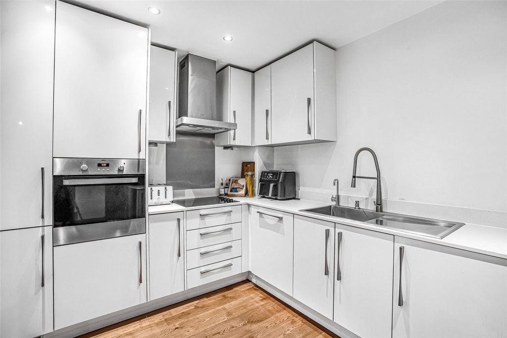 Property photo 3 of 11 Picture No. 02