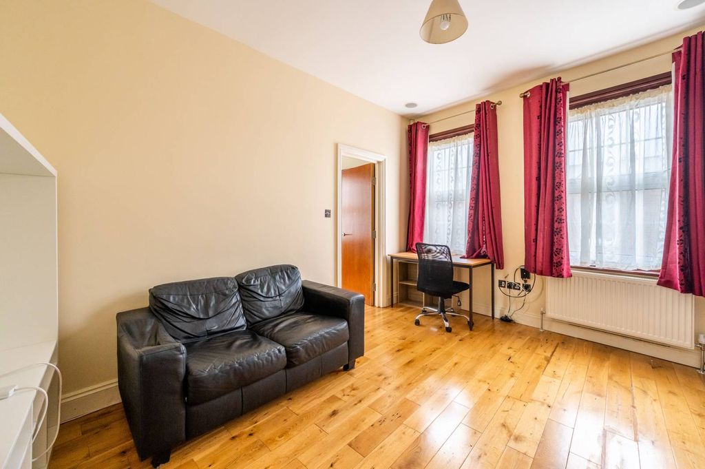 Property photo 3 of 7