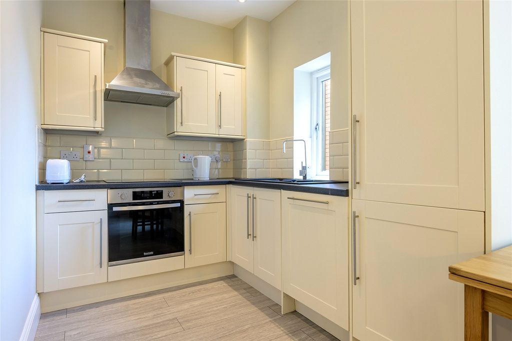 Property photo 2 of 18 Picture No. 06