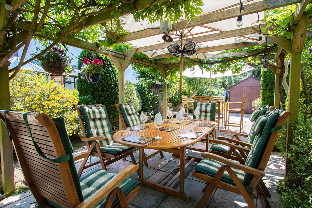 Additional image 12 of 5 bed detached house for saleRoute De La Charruee, Vale, Guernsey GY6