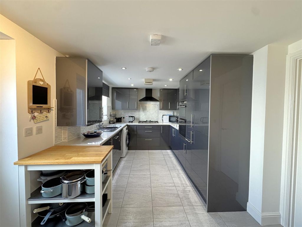 Property photo 2 of 15 5.Jpeg