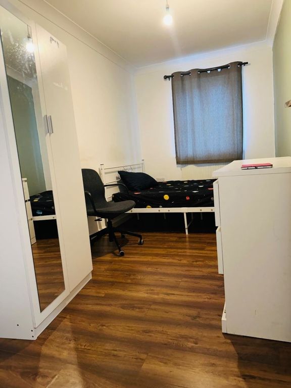 Property photo 1 of 2